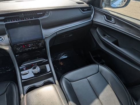 Used 2024 Jeep Grand Cherokee L Limited w/ Luxury Tech Group II image 29