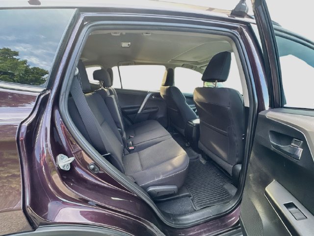 Used 2018 Toyota RAV4 XLE AWD/4WD image 26