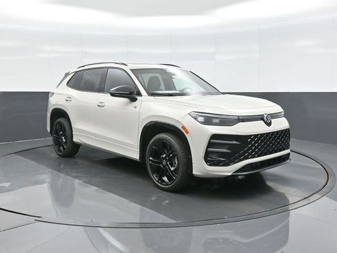 New 2026 Volkswagen Tiguan SE R-Line image 1