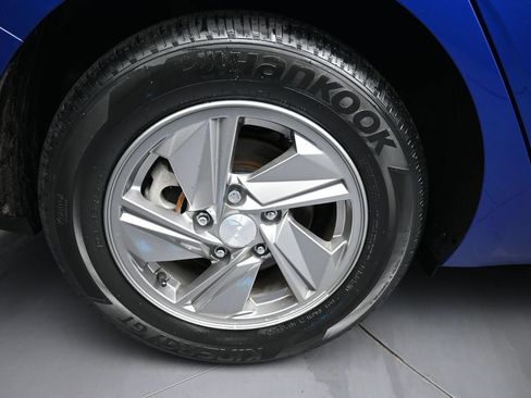 Certified 2025 Hyundai Elantra SE w/ Cargo Package FWD image 12