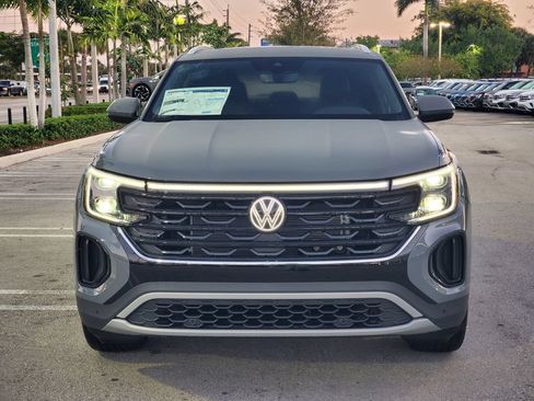 New 2026 Volkswagen Atlas Cross Sport SE FWD image 2
