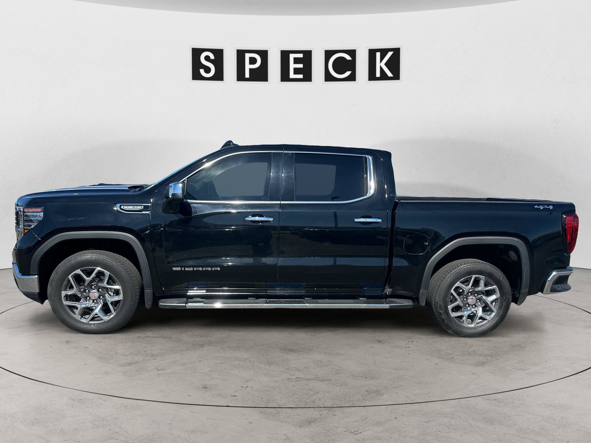 Used 2026 GMC Sierra 1500 SLT w/ SLT Premium Package AWD/4WD image 2