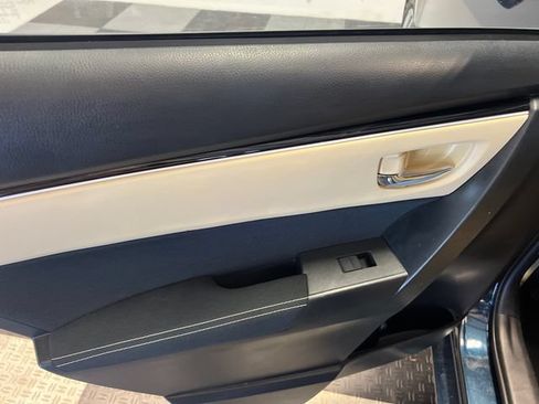 Used 2017 Toyota Corolla LE FWD image 17