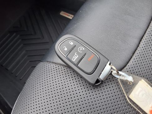 Used 2022 Jeep Cherokee Latitude Lux w/ Sun & Sound Group FWD image 15