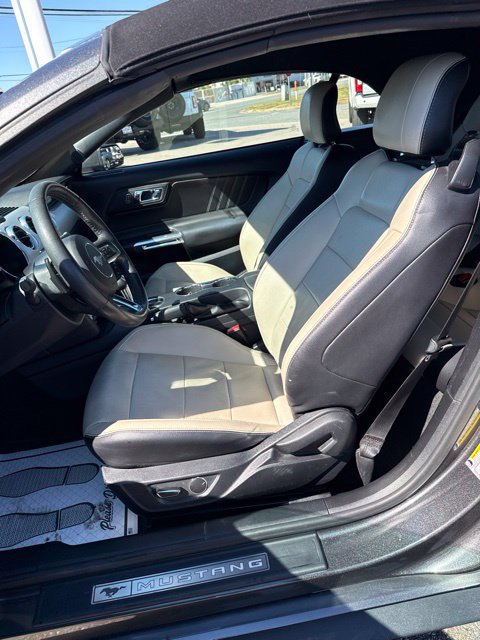 Used 2017 Ford Mustang Premium RWD image 13