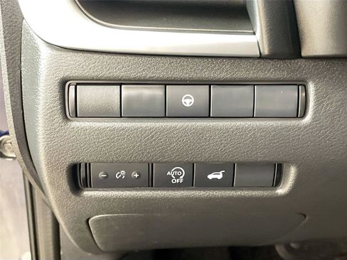 Used 2025 Nissan Rogue SV image 14