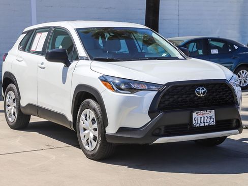 Certified 2024 Toyota Corolla Cross L FWD image 3
