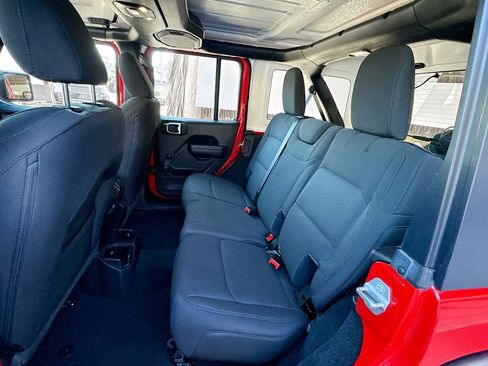 Used 2021 Jeep Wrangler Unlimited Sport image 23