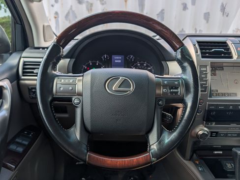 Used 2018 Lexus GX 460 Premium w/ Premium Package AWD/4WD image 26