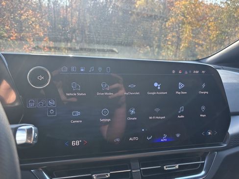 New 2026 Chevrolet Equinox EV LT image 19