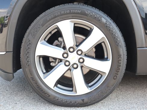 Used 2019 Chevrolet Traverse LT w/ LT Premium Package FWD image 11