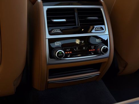 Used 2020 BMW 740i w/ Premium Package image 25