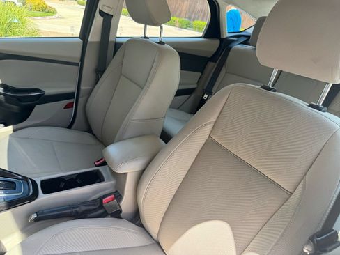 Used 2018 Ford Focus Electric Hatchback FWD image 19