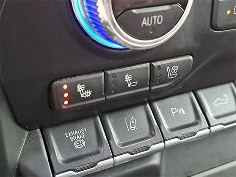 Used 2022 GMC Sierra 2500 Denali w/ Denali Ultimate Package image 8