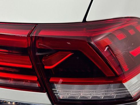 Used 2022 Volkswagen Atlas Cross Sport SE FWD image 33