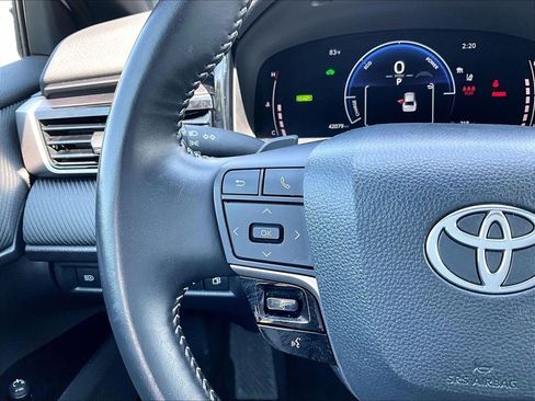 Used 2025 Toyota Camry SE FWD image 23