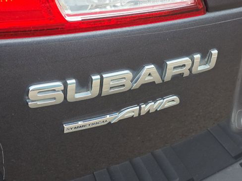 Used 2011 Subaru Outback 2.5i Limited image 27