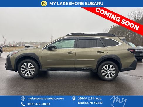 Used 2025 Subaru Outback Premium image 4