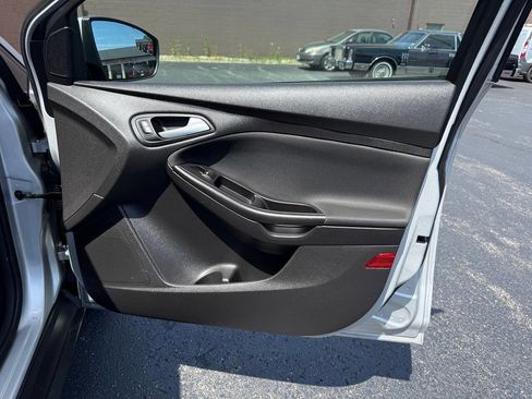 Used 2018 Ford Focus SE FWD image 21