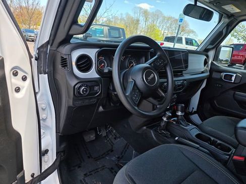 Used 2025 Jeep Gladiator Sport AWD/4WD image 20