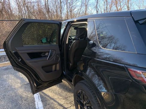 Certified 2025 Land Rover Discovery Sport S image 15