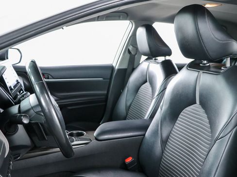 Used 2022 Toyota Camry SE FWD image 23