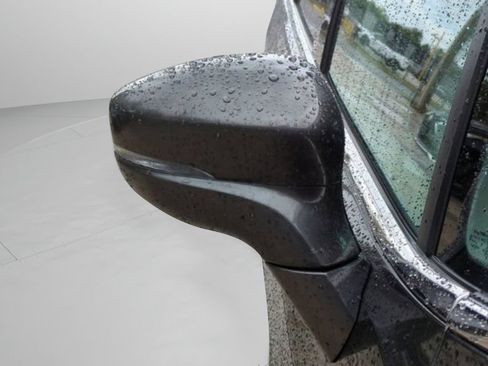 Used 2021 Chrysler Pacifica Touring-L FWD image 32