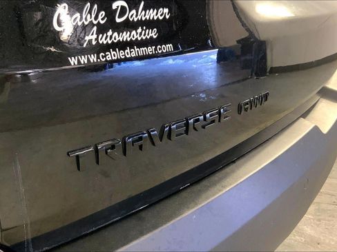 Used 2023 Chevrolet Traverse LT image 8
