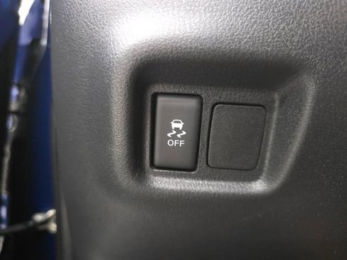 Used 2018 Nissan Versa SV w/ SV Special Edition image 24