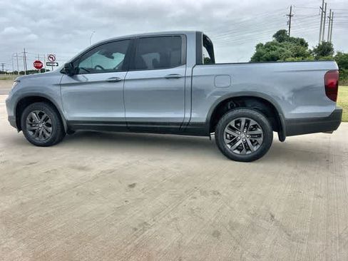 Used 2023 Honda Ridgeline Sport image 4
