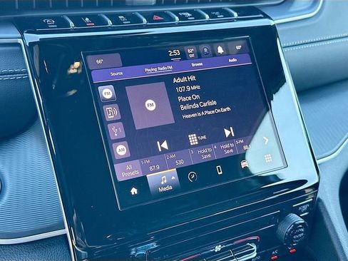 New 2025 Jeep Grand Cherokee L Laredo image 9