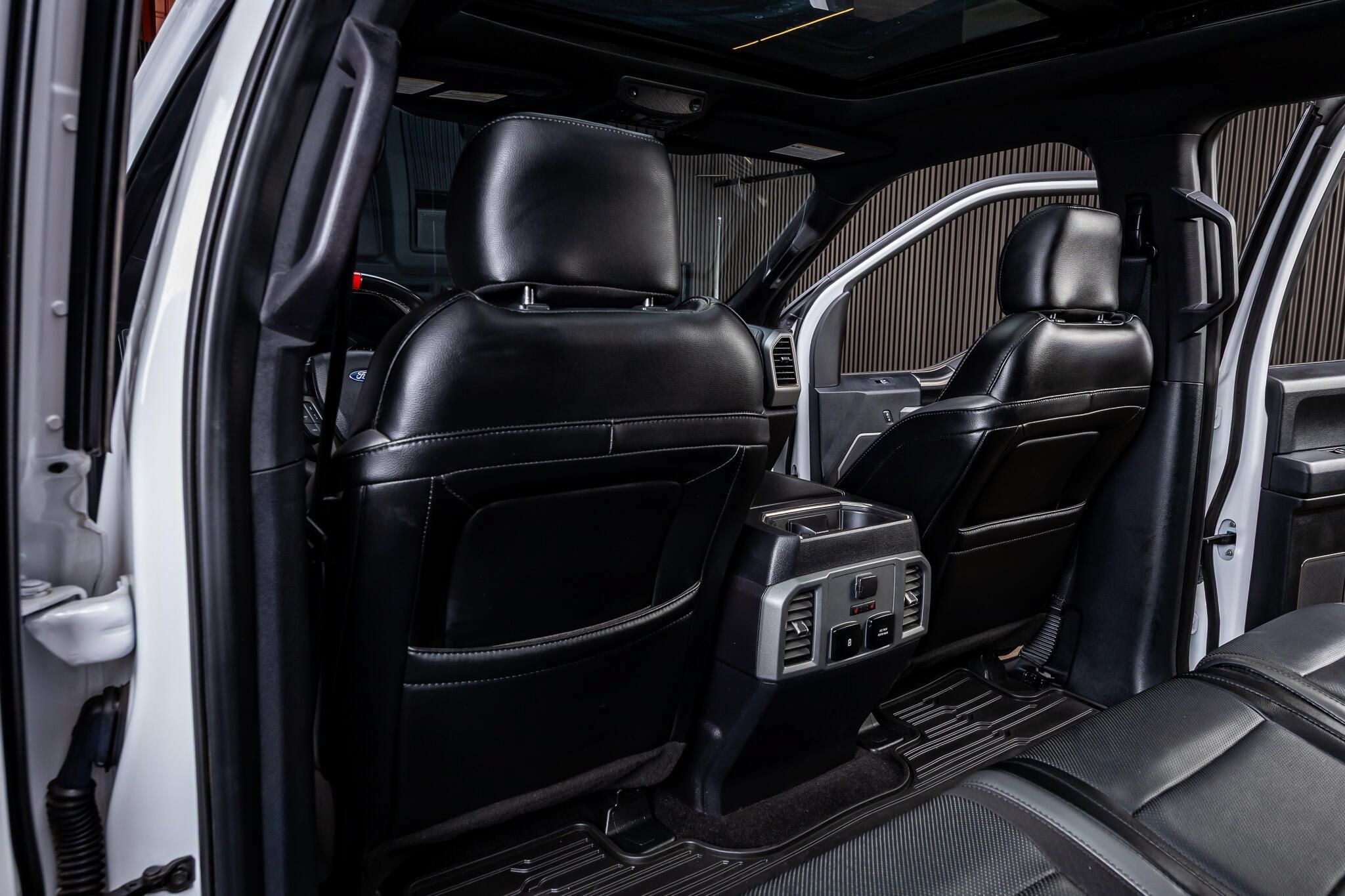 Used 2019 Ford F150 Raptor w/ Equipment Group 802A Luxury AWD/4WD image 29
