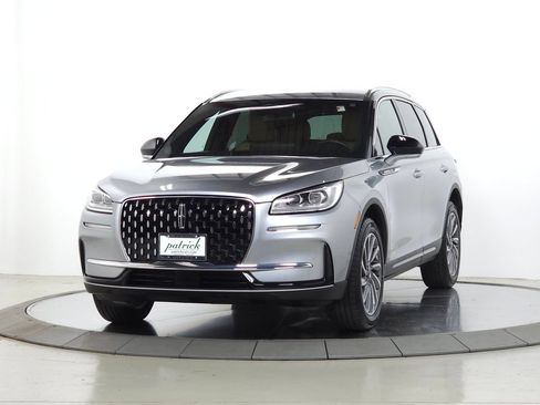 Used 2023 Lincoln Corsair Reserve FWD image 4