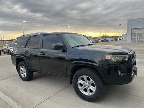 Used 2014 Toyota 4Runner SR5 image 2