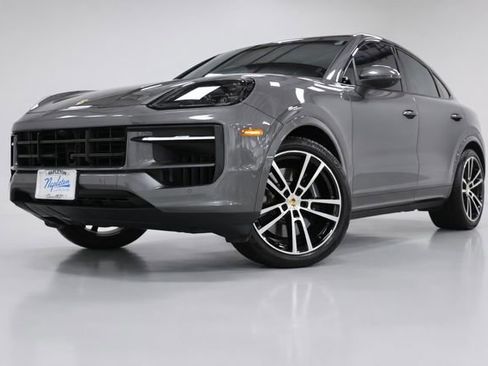Used 2024 Porsche Cayenne S image 1