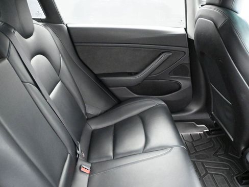 Used 2019 Tesla Model 3 Mid Range image 18