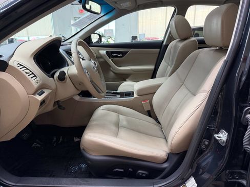 Used 2015 Nissan Altima 2.5 SL w/ Technology Package FWD image 11