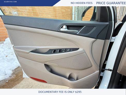 Used 2020 Hyundai Tucson SE image 19