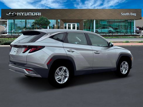 New 2026 Hyundai Tucson SE image 8