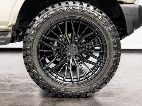 Used 2025 Ford Bronco Outer Banks AWD/4WD image 23