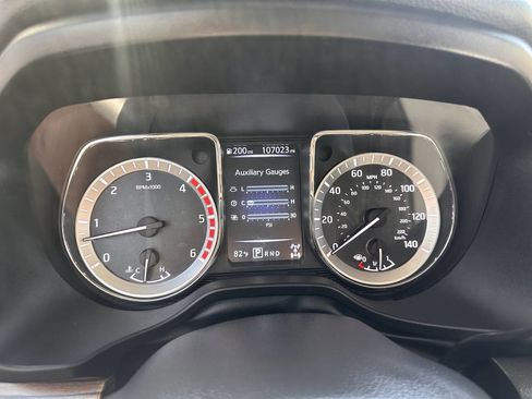 Used 2016 Nissan Titan SL image 12