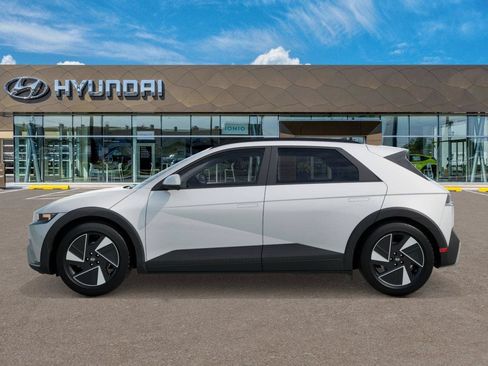 New 2027 Hyundai Ioniq 5 SEL RWD image 3