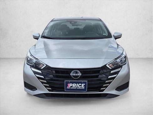 Used 2023 Nissan Versa SV FWD image 2