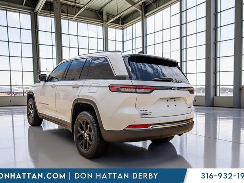Used 2022 Jeep Grand Cherokee Limited AWD/4WD image 33