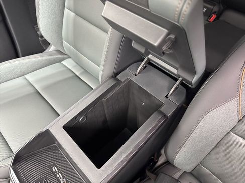 New 2026 GMC Terrain AT4 w/ Technology Package II AWD/4WD image 20