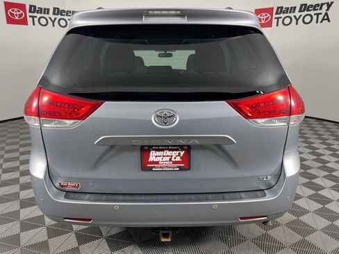 Used 2013 Toyota Sienna XLE image 25