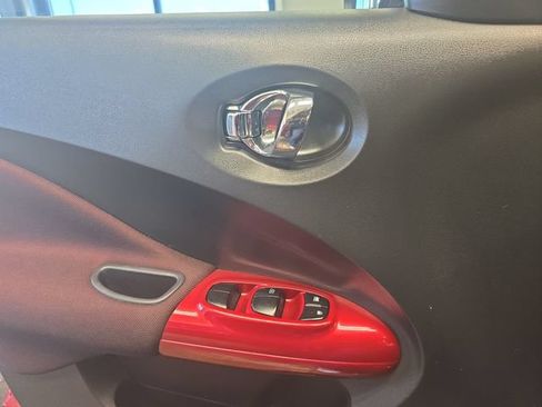 Used 2013 Nissan Juke SL FWD image 11