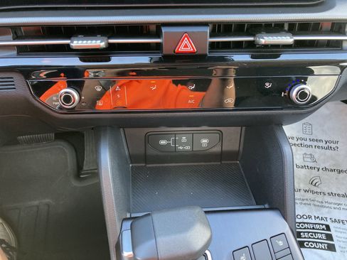 Used 2026 Kia Sportage LX w/ LX Convenience Package image 17