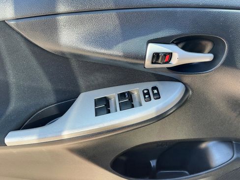 Used 2013 Toyota Corolla S FWD image 15