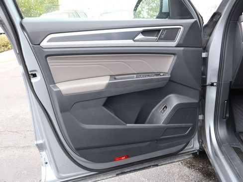 Certified 2022 Volkswagen Atlas Cross Sport SEL R-Line image 26